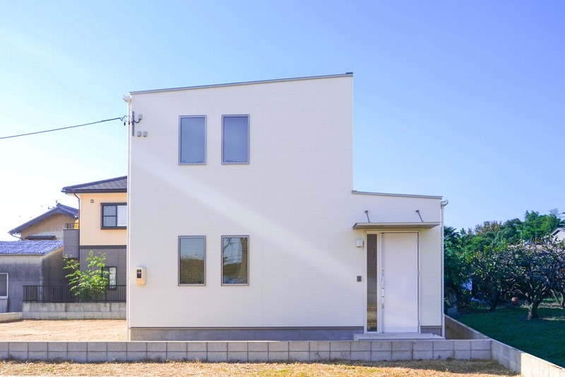 【西尾市】壁付けテレビがスッキリしたリビングのおウチ